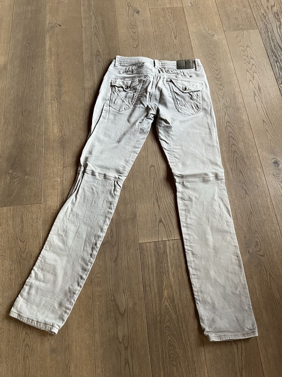 Nile Pantaloni: Nile Damenhose Gr. S bege  – Usato da Lenk im Simmental venduto da Miguelle 1