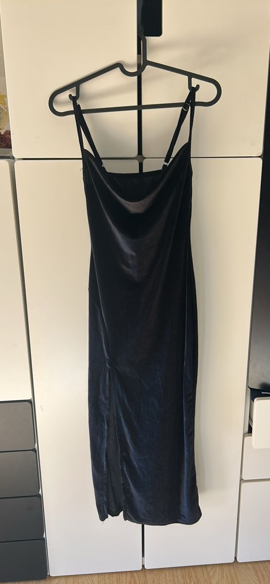 Vestiti: Damen Kleid Samt schwarz mit Schlitz – Nuovo e nell'imballaggio originale da Effretikon venduto da eli_6qps