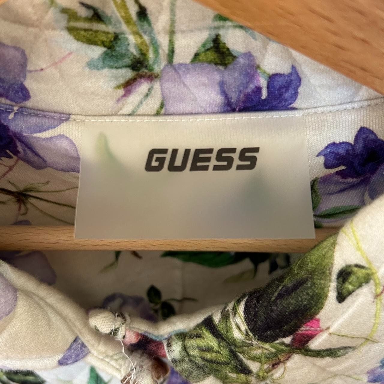 Guess Jacken: Guess Übergangsjacke mit Blumenmuster – Gebraucht aus Weingarten-Kalth von beaniethrift 1