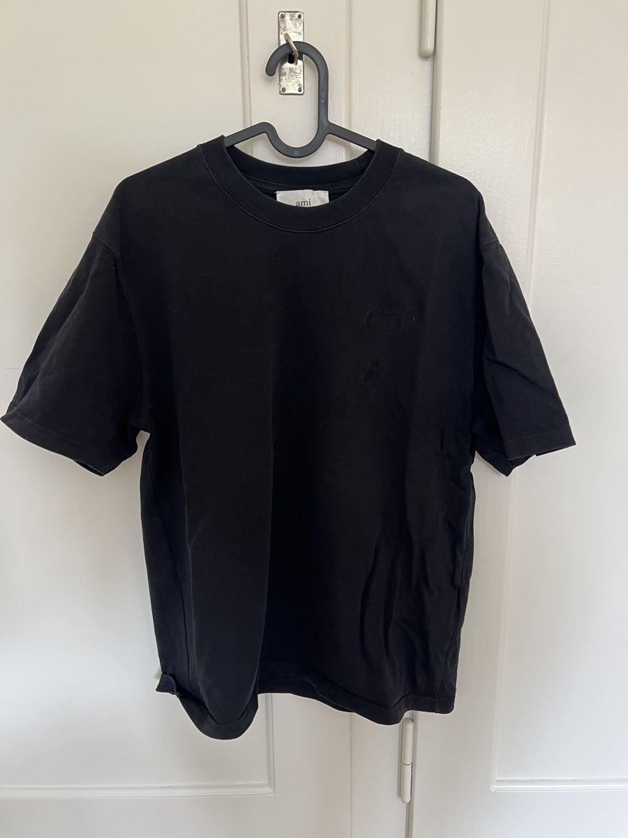 T-shirt: AMI Paris T-Shirt – Usato da Bern venduto da manuelschmid01