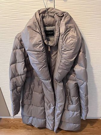 Magnifique Manteau dame GUESS taille L, état de NEUF