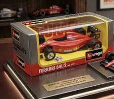 Burago 1/24 Ferrari F1 641/2 J. Alesi #27 en boîte (6101)
