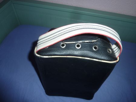 sac en cuir pour vos chaussures de golf marque BURBERRY GOLF
