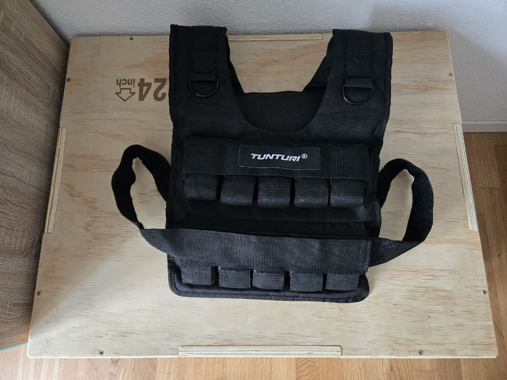 Tunturi Gewichtsweste Für Sport - Verstellbar Bis 10 Kg, Mit Reflektoren Für Outdoor Training