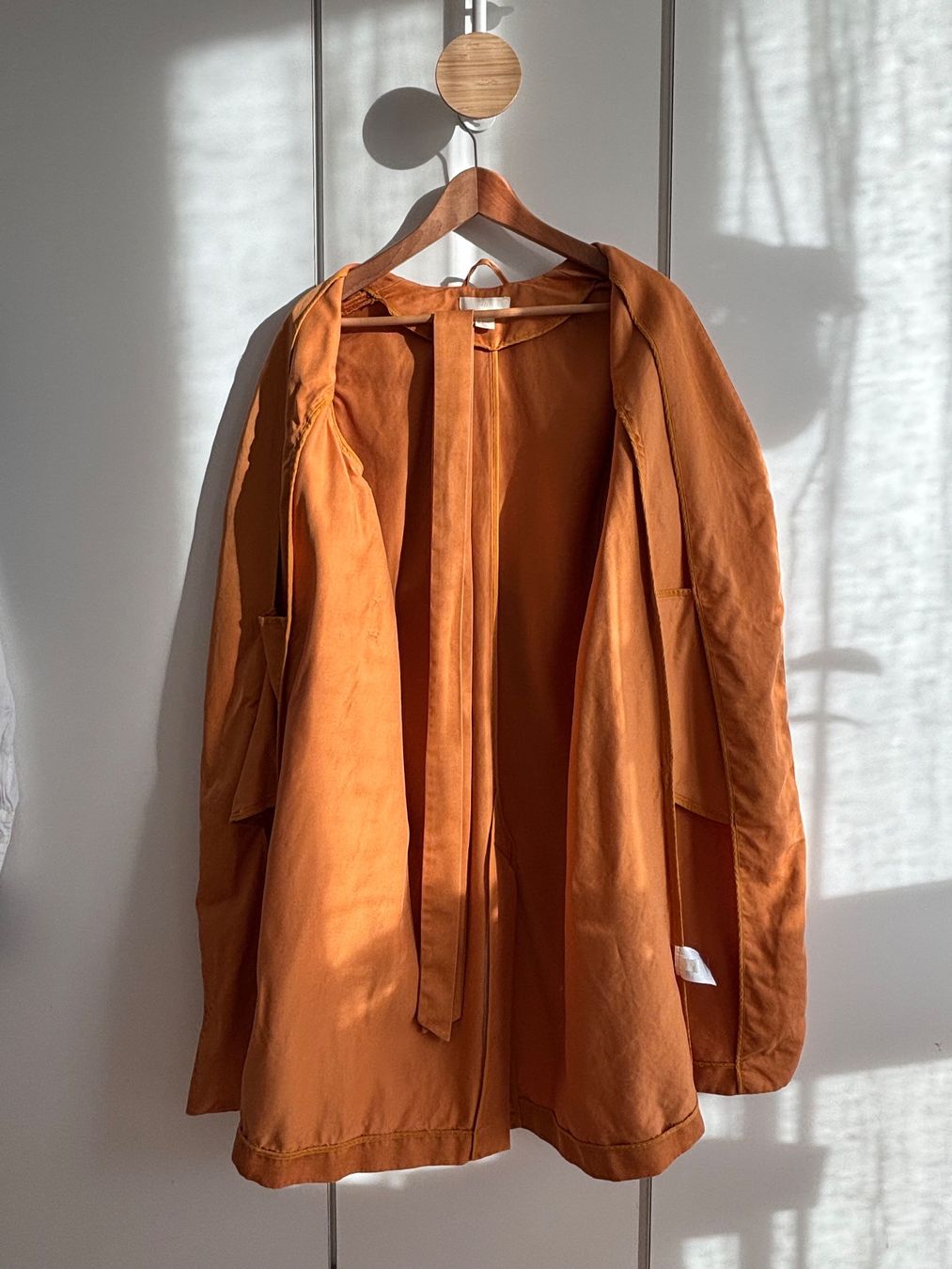 H&M Cappotti: Viskose-Trenchcoat mit Gürtel – Usato da Niederrohrdorf venduto da Madoqua 3