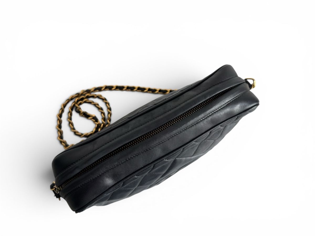 Chanel Borse da donna: CHANEL Quilted Small Diamond CC Camera Case Tasche – Usato da Kriens venduto da hannaandkiko 4