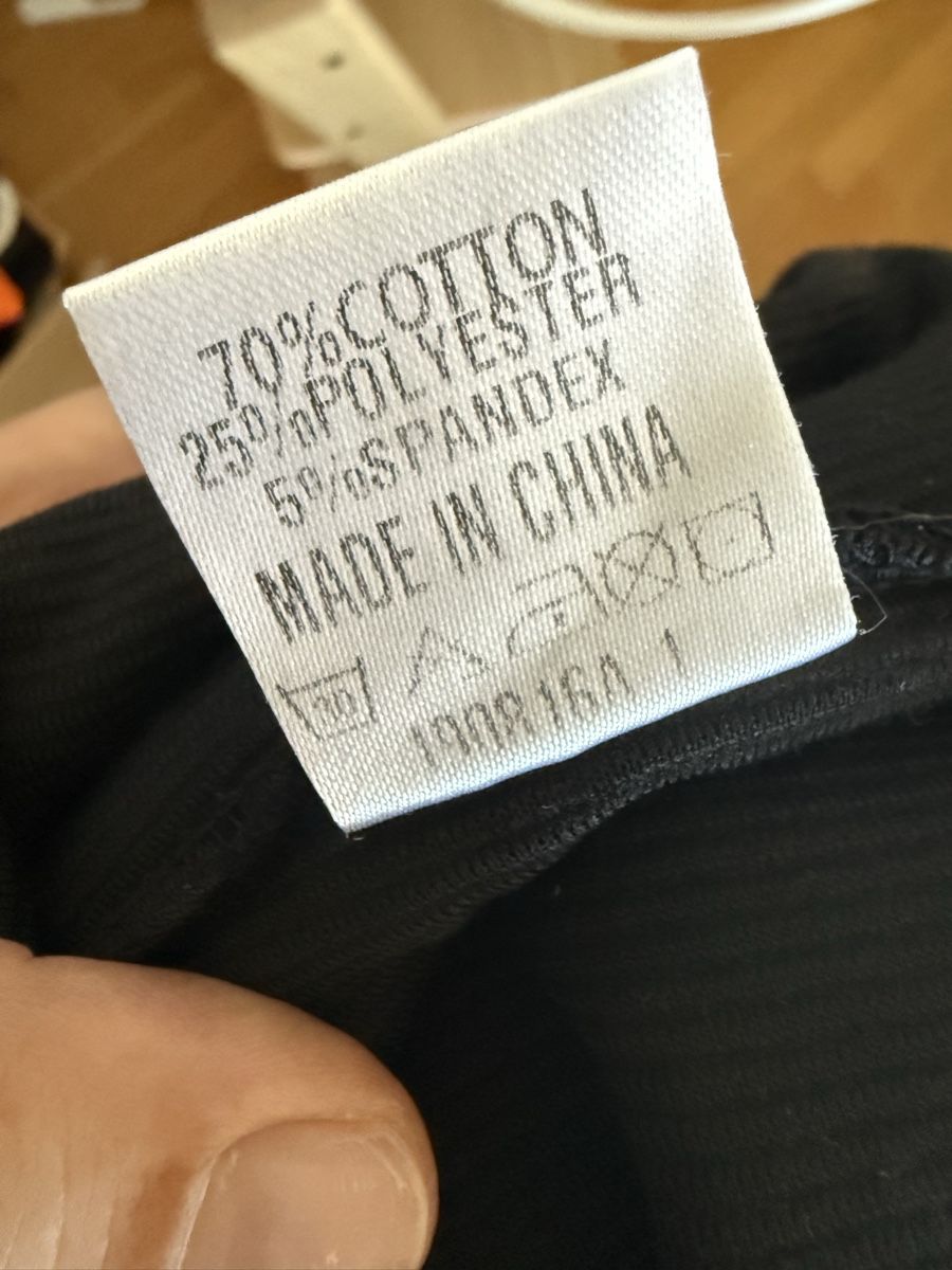 Maglioni & Felpe: Pullover schwarz XS velours – Usato da Uster venduto da CharlotteVN 4