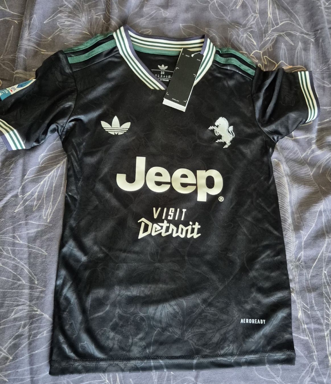 Scarpe, pantaloni & magliette da ginnastica: Juventus Trikot  – Nuovo (secondo la descrizione) da Emmenbrücke venduto da Mauri10