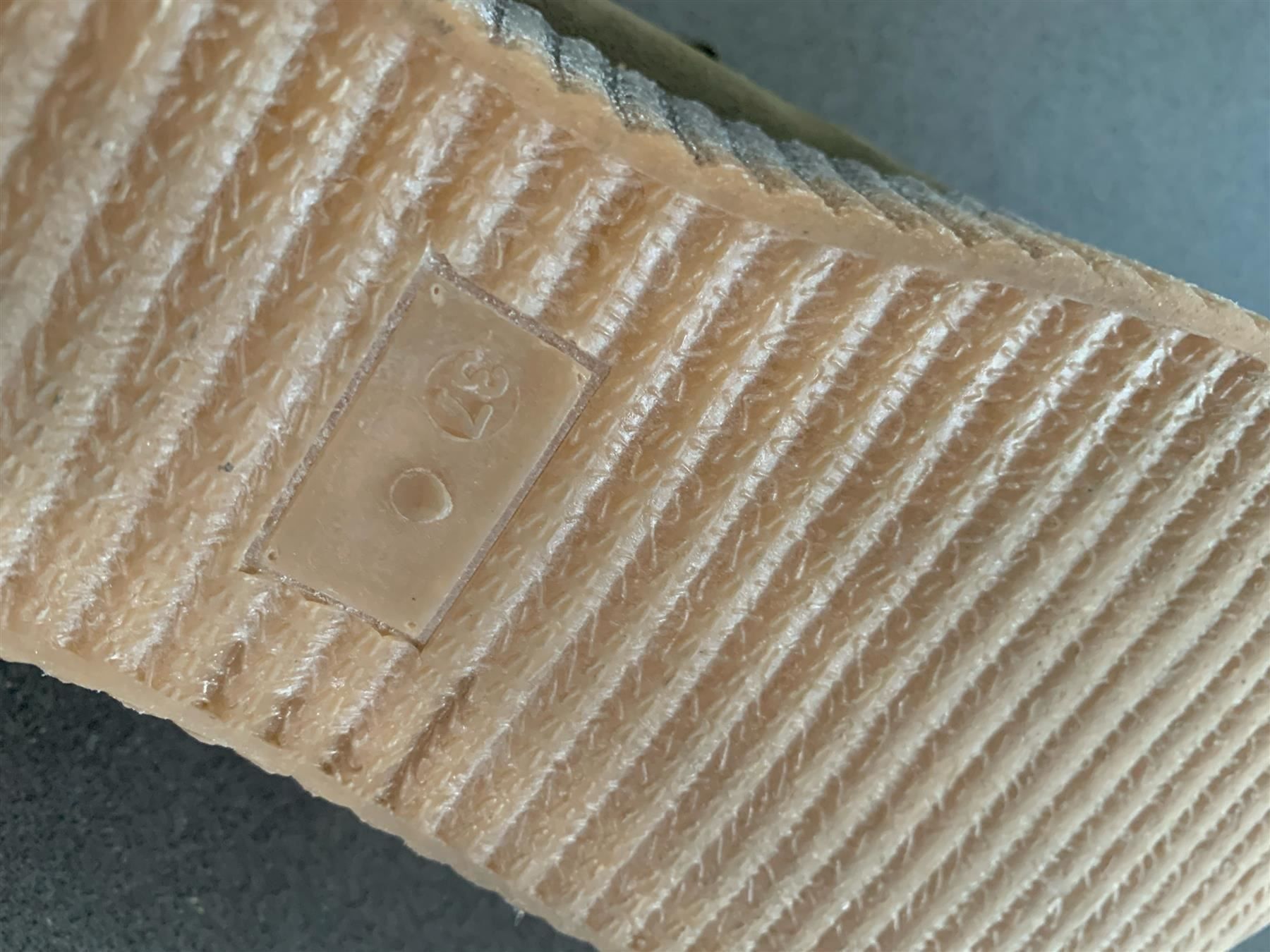 Scarpe da donna: Schuhe olivgrün "Destiny" Grösse 37 – Usato da Fribourg venduto da tschjoly 3