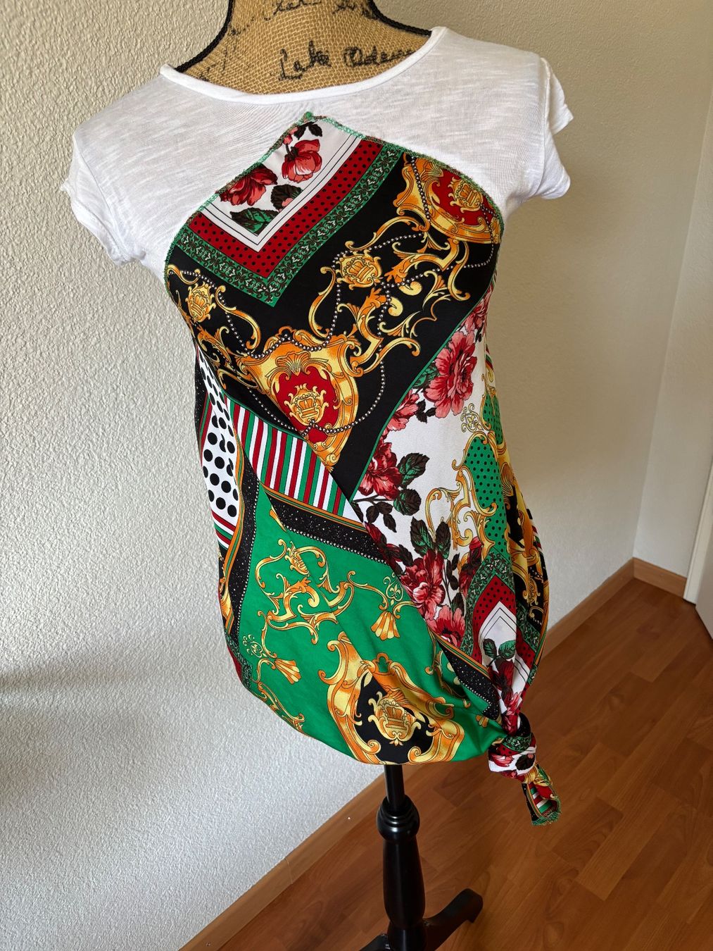 T-shirt: Designer Shirt one Size – Usato da Balsthal venduto da Uroby 2