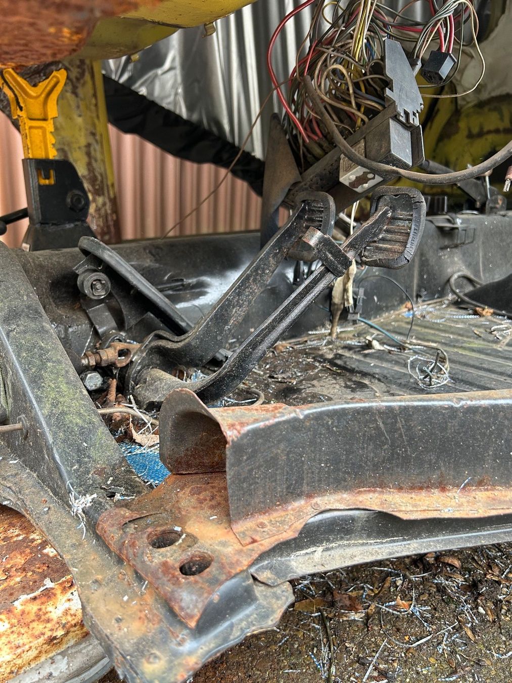 VW Autos: VW Käfer Restaurationsprojekt – Défectueux à Hauptwil par pat_22sj 5