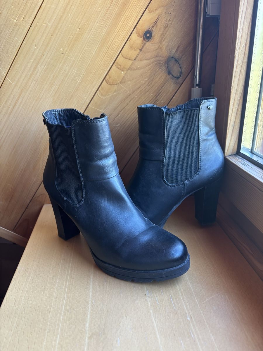 Scarpe da donna: Stiefelette – Usato da Unterstammheim venduto da and_kj2n 1