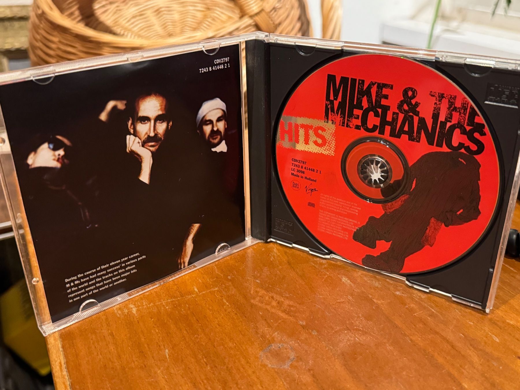 CDs: Mike & The Mechanics - Hits - HG42B – Gebraucht aus Küsnacht ZH von swisssales.net 2