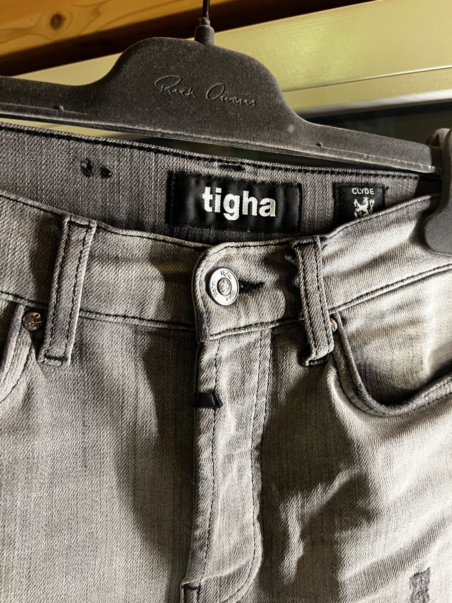 Jeans: Tigha Clyde Jeans Grey Distressed Look. Size 29/32. – Gebraucht aus flawil von KauzigerBergeremit 1