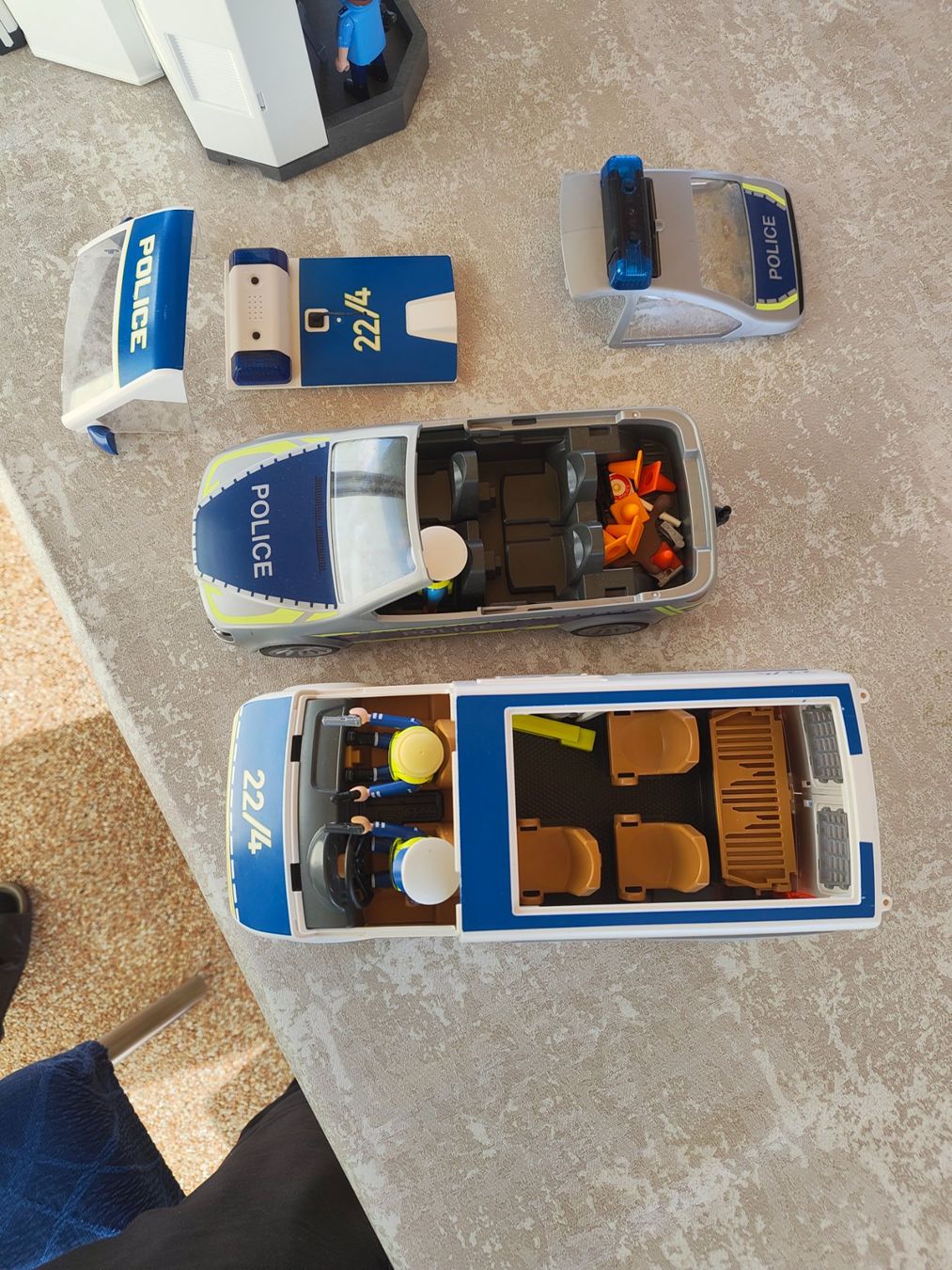 Playmobil Spielzeuge: Playmobil Polizeistation mit Fahrzeugen – Gebraucht aus Affeltrangen von Faman20 5