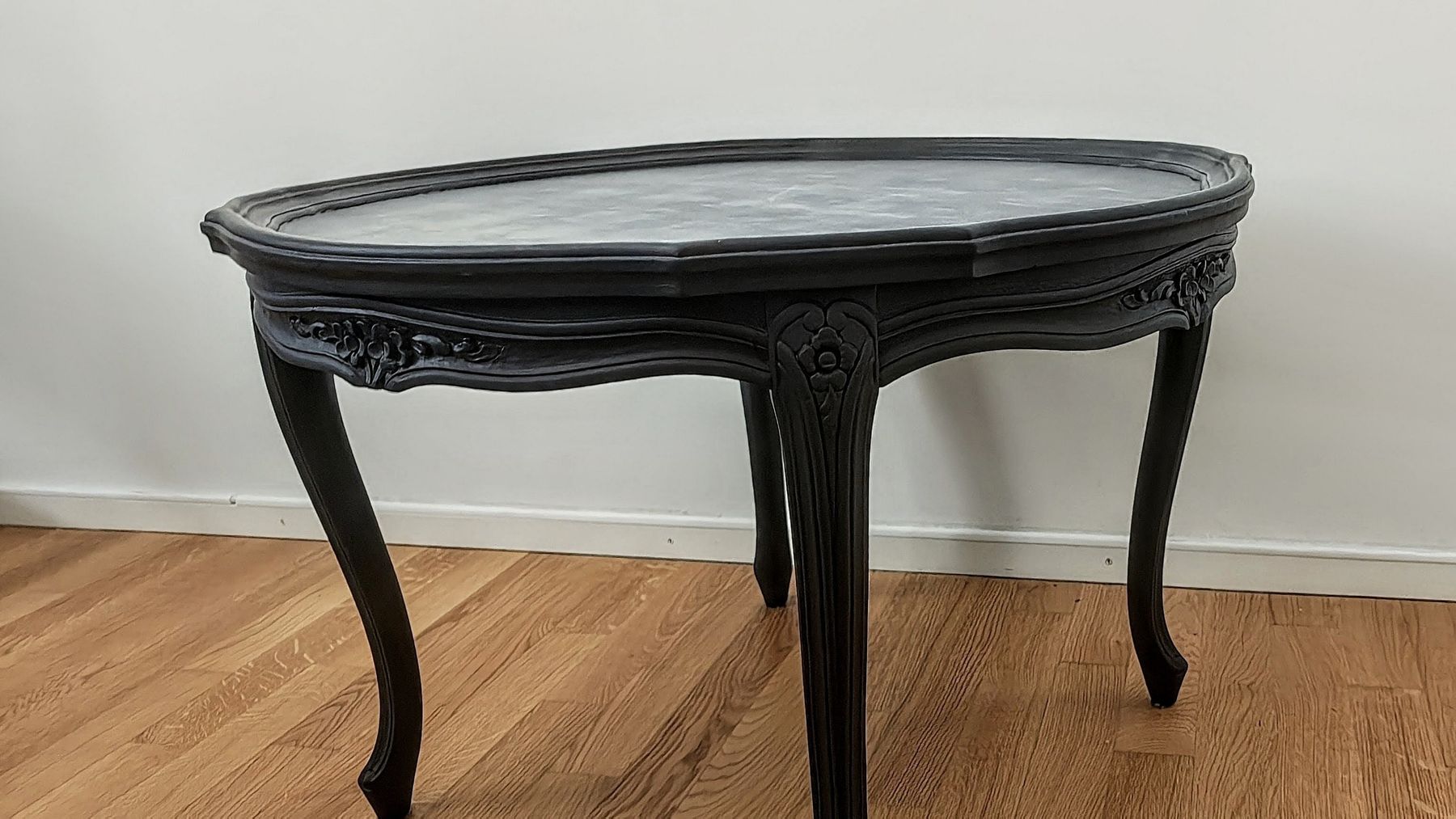 Tavoli: Table basse style Louis XV sculpté noir – Usato da Fribourg venduto da cov_5s7x 1