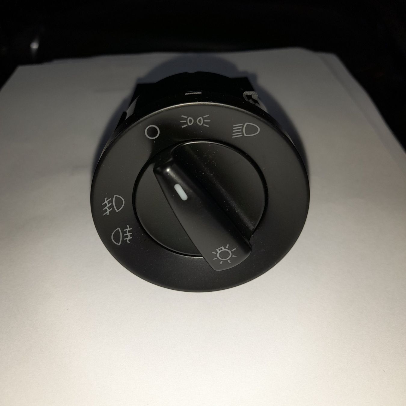 Tutti pezzi di ricambio auto: Lichtschalter Golf4/Bora – Nuovo e nell'imballaggio originale da Cham venduto da vento9