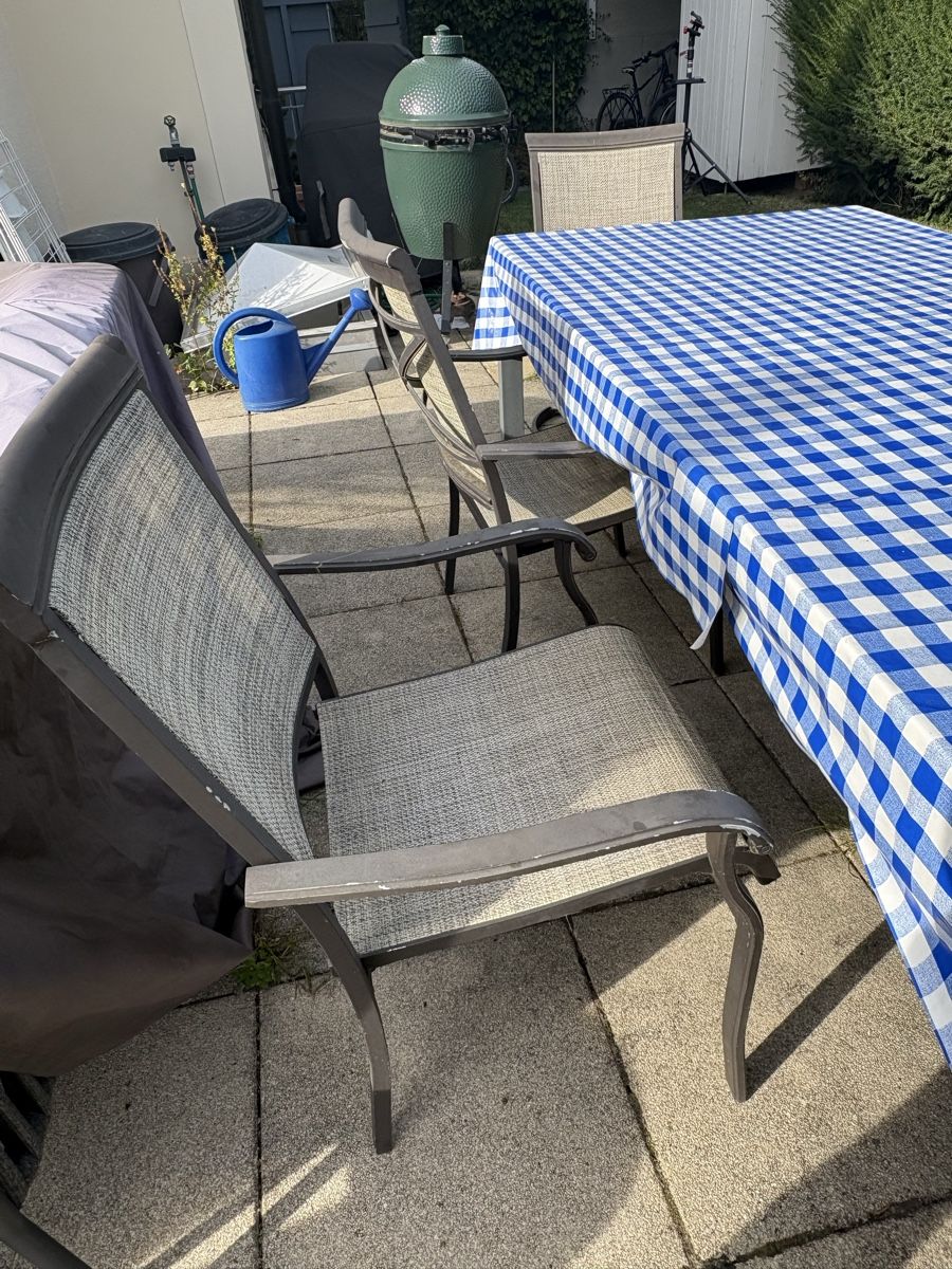 Tavoli: Outdoor Setting - 6 chairs & table  – Usato da Muri b. Bern venduto da ali_w2dj 3