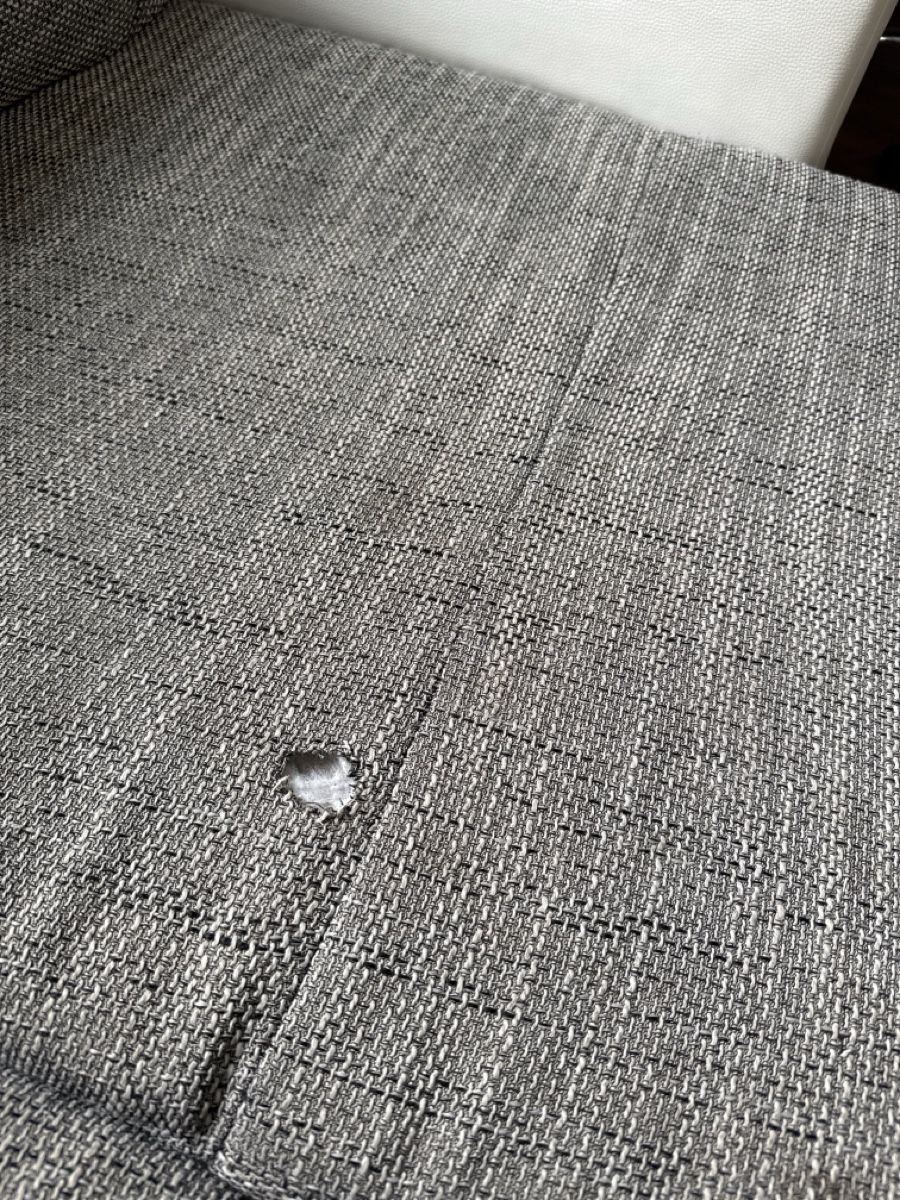 Sofas: Gemütliches Ecksofa mit Tisch – D'occasion à Tägerwilen par mar_77g7 1