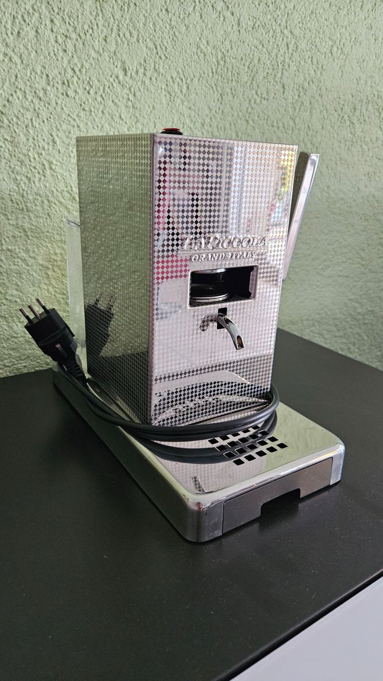 Machines à café & Machines à expresso: La Piccola Kaffeemaschine – D'occasion à Döttingen par Rokolli