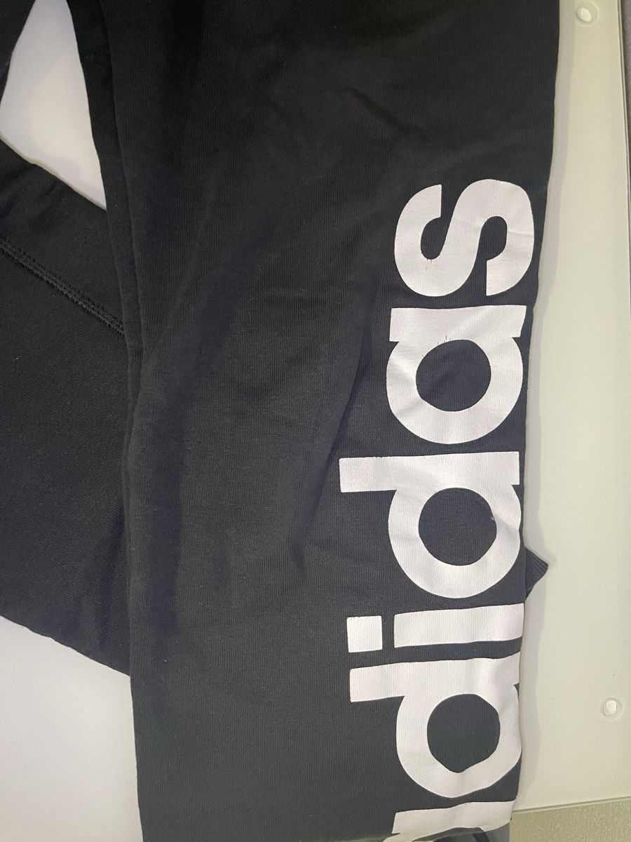 Adidas Pantaloni: Adidas Trainingshose schwarz mit Logo – Usato da Auw venduto da chr_vcc8 1