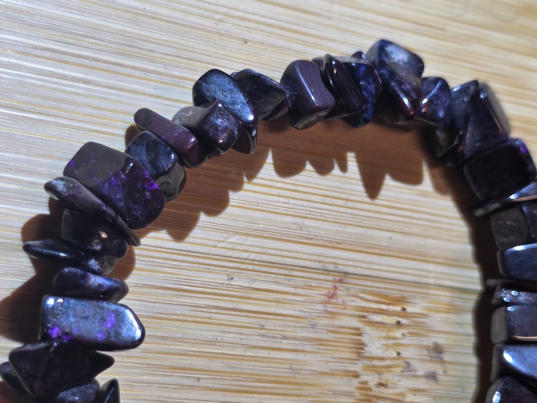 Minerali & Pietre curative: Sugilit Splitterarmband – Nuovo e nell'imballaggio originale da Matzingen venduto da Shay_Crystalz 2