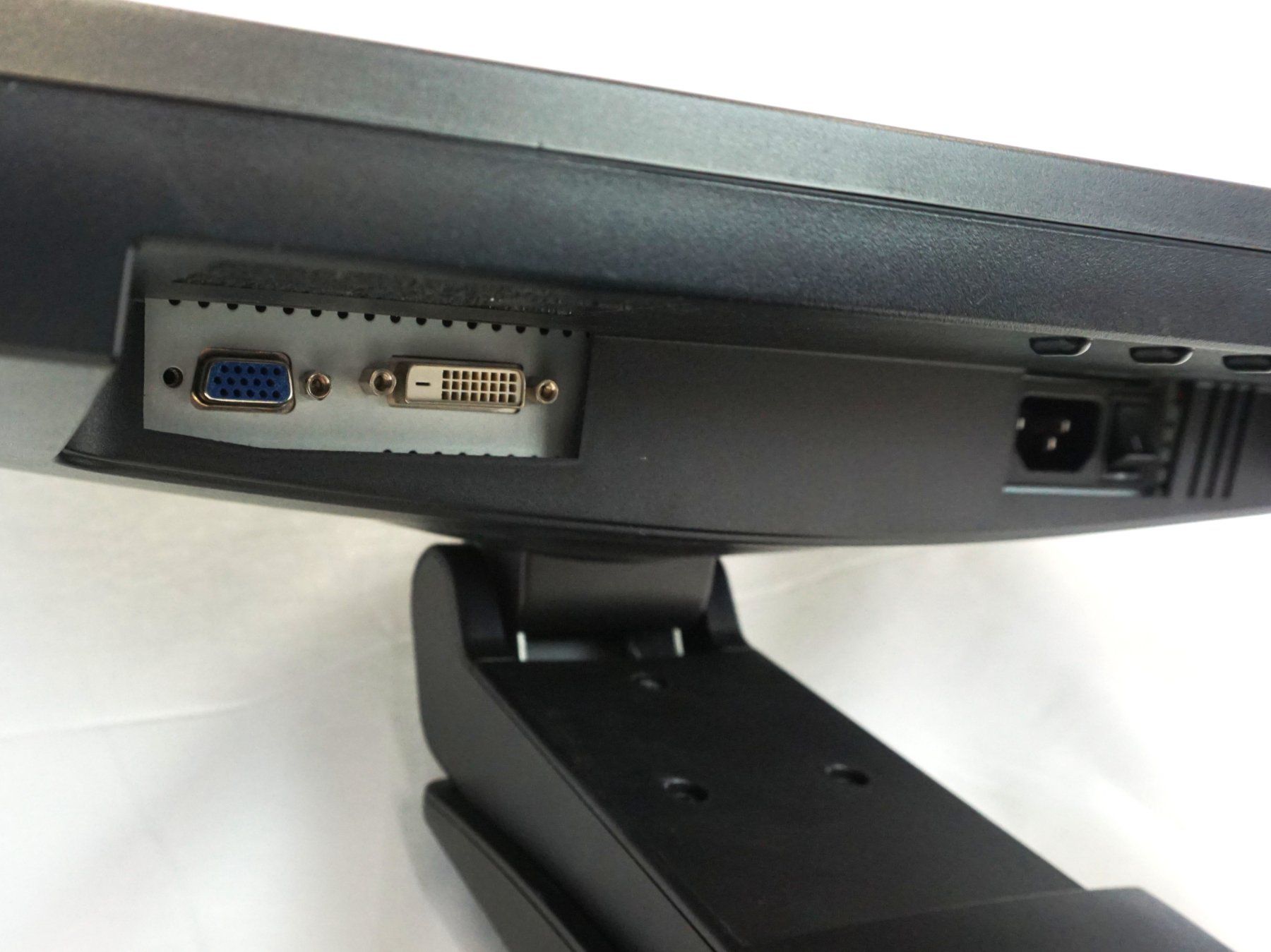 Samsung Monitore: Samsung SyncMaster 2443 Monitor – Gebraucht aus Pratteln von Restwert_Pratteln 6