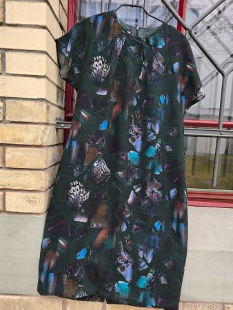 Kleidung: AKRIS Punto Kleid, Gr. 34, gemustert