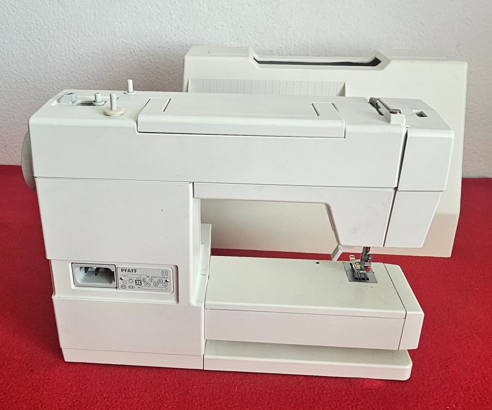Pfaff Nähmaschinen: *Pfaff* VariMatic 6085 Nähmaschine – Gebraucht aus Bronschhofen von David80 4