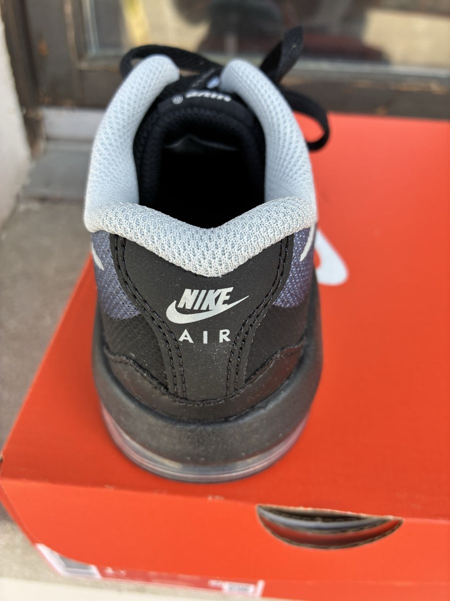 Nike Chaussures garçon: Nike Air Max Invigor Psn, Blau, Schwarz, Grösse 32 – Neuf avec emballage d'origine à Zürich par Msirco 2