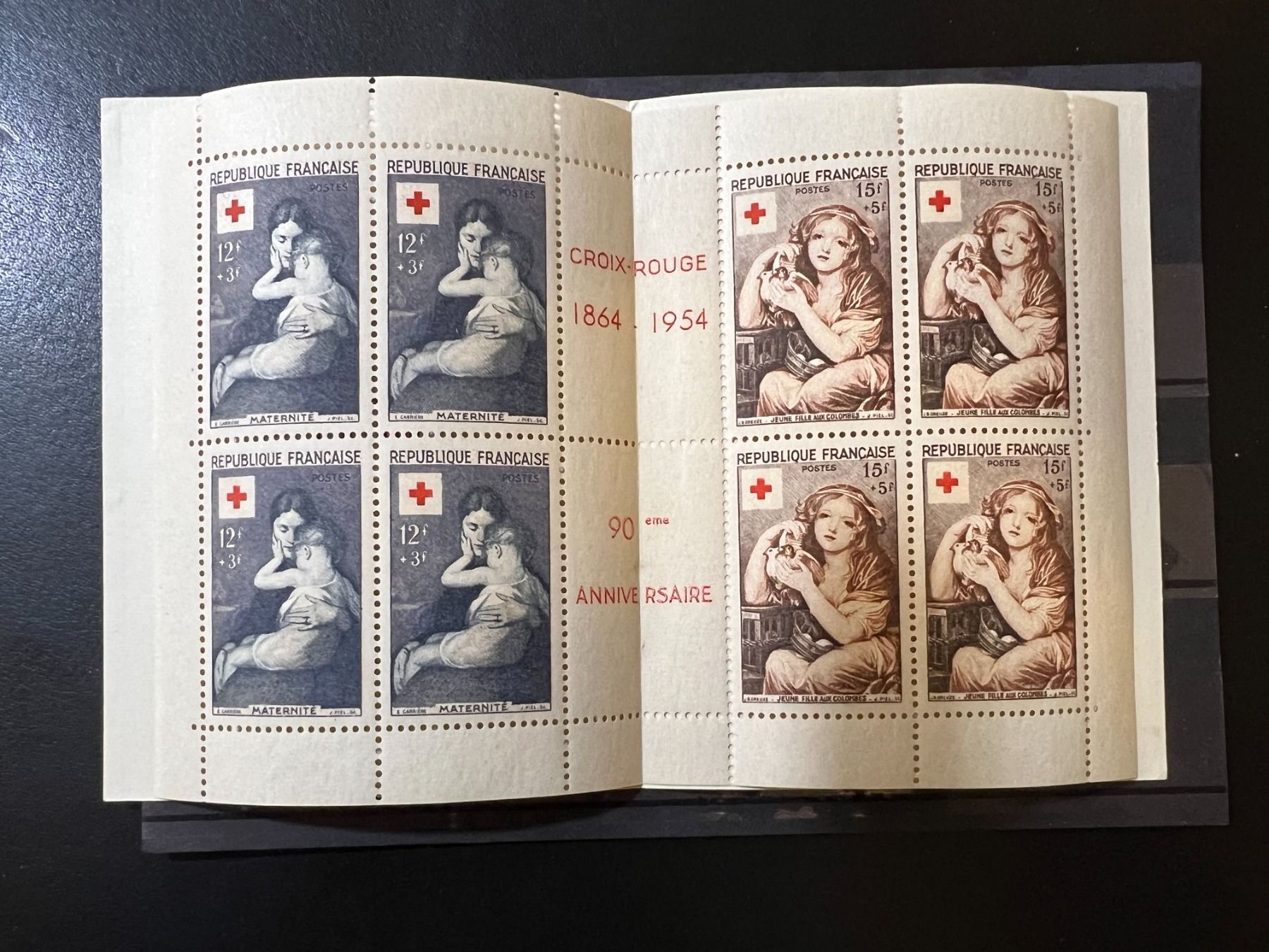 Tutti i francobolli: () Carnet Croix-Rouge 1954 (num. Y&T 2003) – Nuovo e nell'imballaggio originale da Lausanne venduto da ffhoud 1
