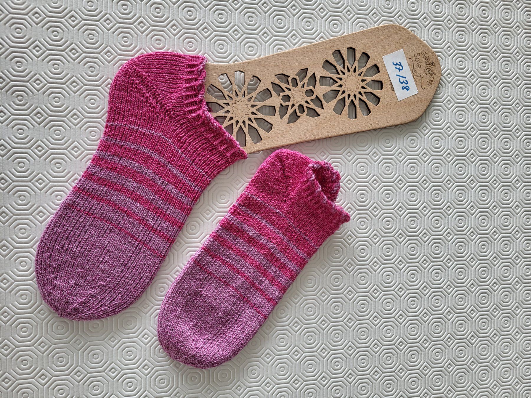 Calze: Socken Sneaker handgestrickt 37/38 – Nuovo (secondo la descrizione) da Männedorf venduto da thjohn