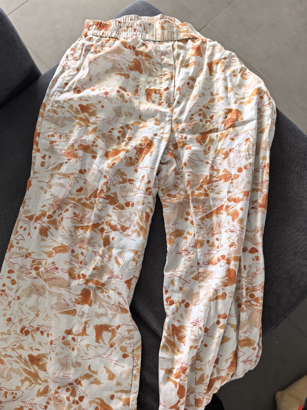Cos Kleiderpakete: COS 2-teiliges Damen Set gemusterte Bluse & Hose orange – Gebraucht aus Düdingen von its_sjd2