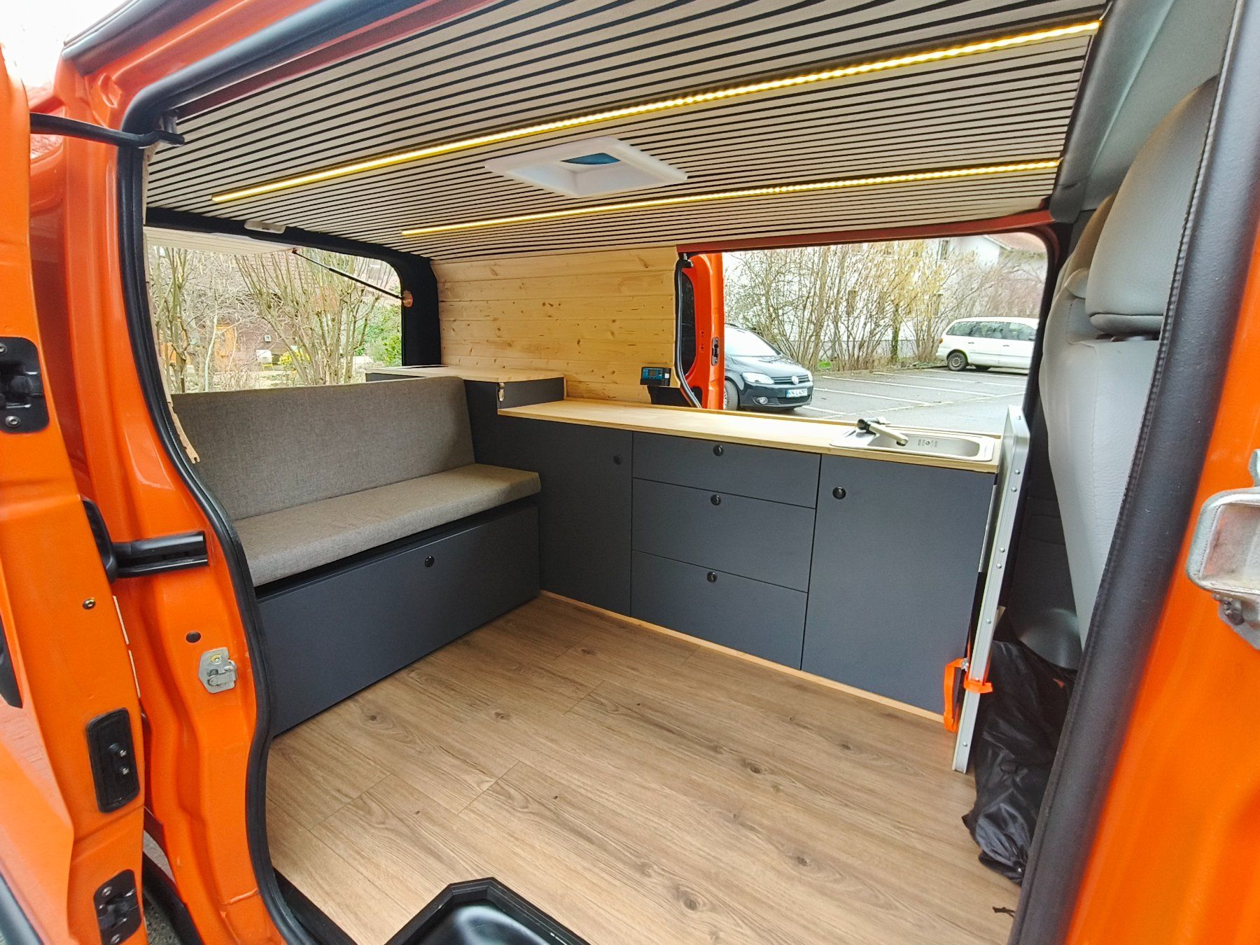 Renault Veicoli da campeggio: Renault Trafic Langversion als Camper – Usato da Thayngen venduto da dej_c6gn 5