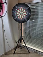Mobile Steel Dartscheibe mit LED Ring Beleuchtung und Stativ