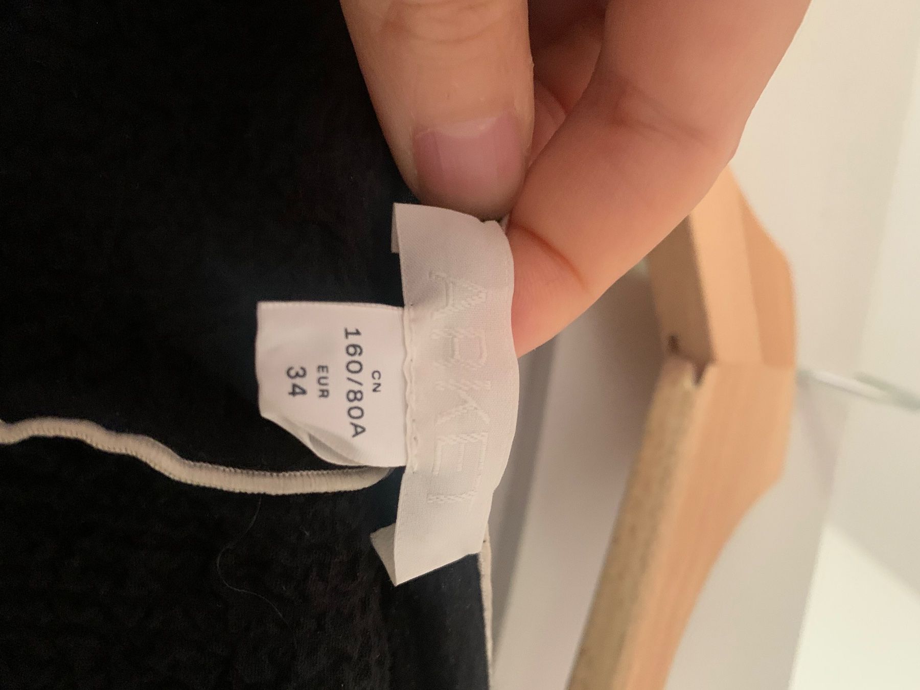 Arket Top: Stylishes Arket Top spezieller stoff – Nuovo (secondo la descrizione) da Gockhausen venduto da EliP07 2