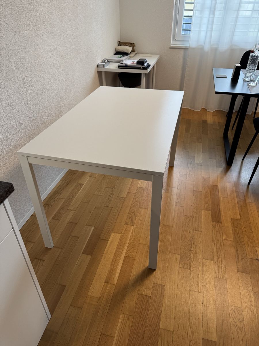 Ikea Tavoli: White VIHALS dining table 125x74 cm – Usato da Steinmaur venduto da sam_wf5n 4