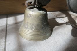antike schön verzierte Kuh-oder Rinderglocke