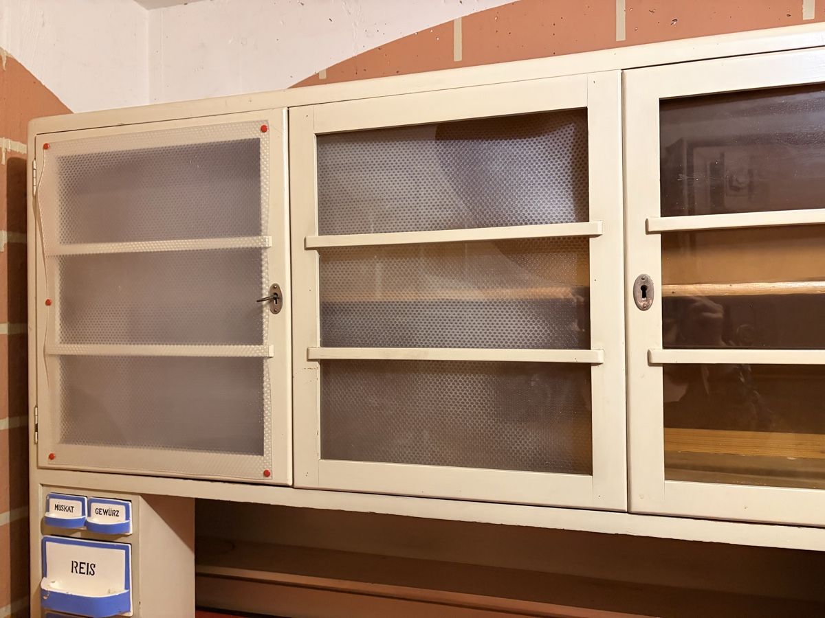Credenze: Retro Küchenbuffet vintage – Difettoso da Pratteln venduto da Mar.La.Ma 1