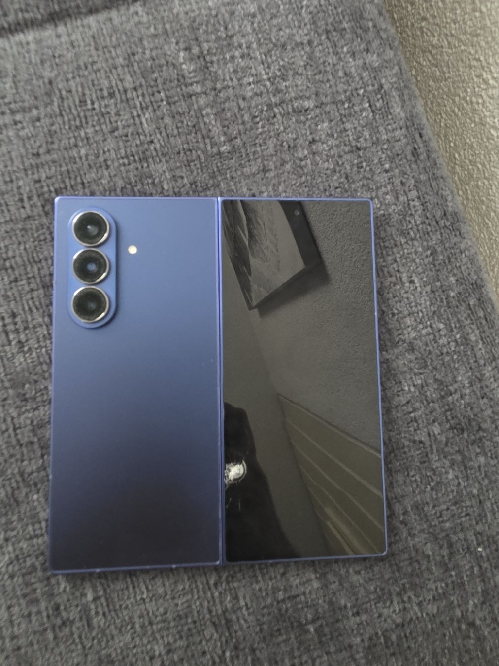 Samsung Telefoni cellulari / Smartphones: Samsung Z Fold 7 – Usato da Niederhasli venduto da Zekibenz 2