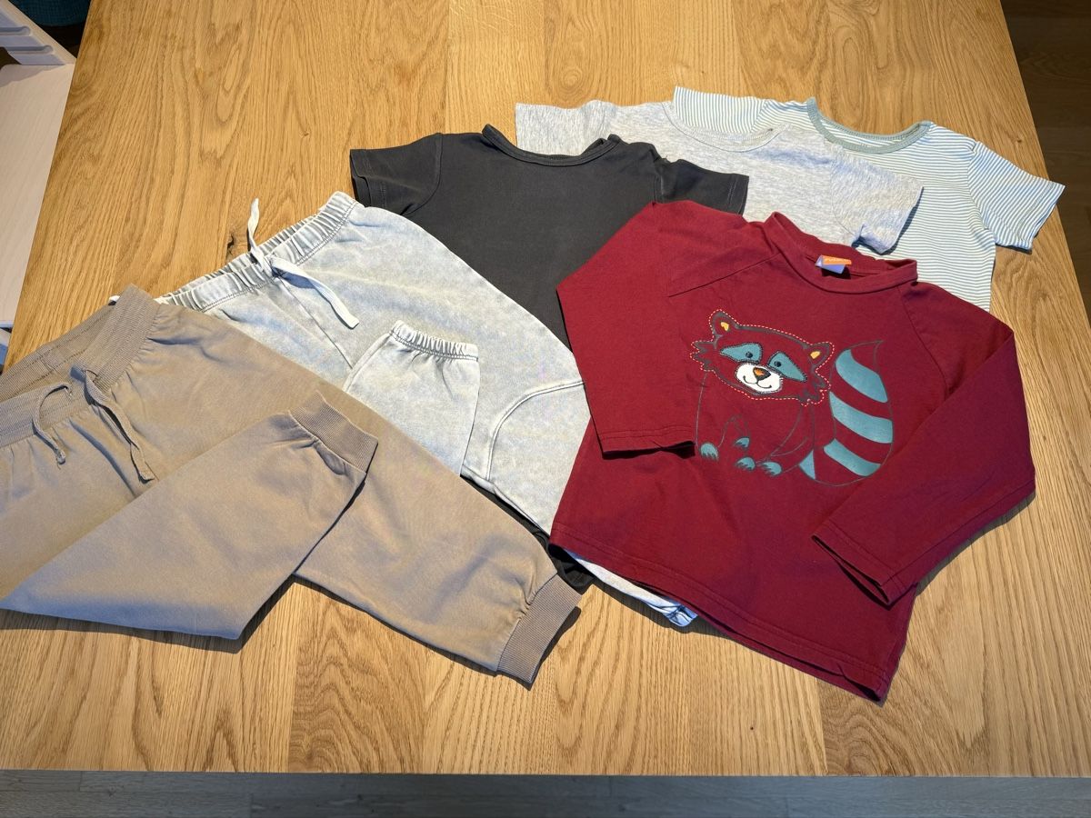 H&M Lotti & Set di vestiti: Kleiderpaket in Grösse 92 von H&M und PUSBLU – Usato da Bolligen venduto da nic_sk8y