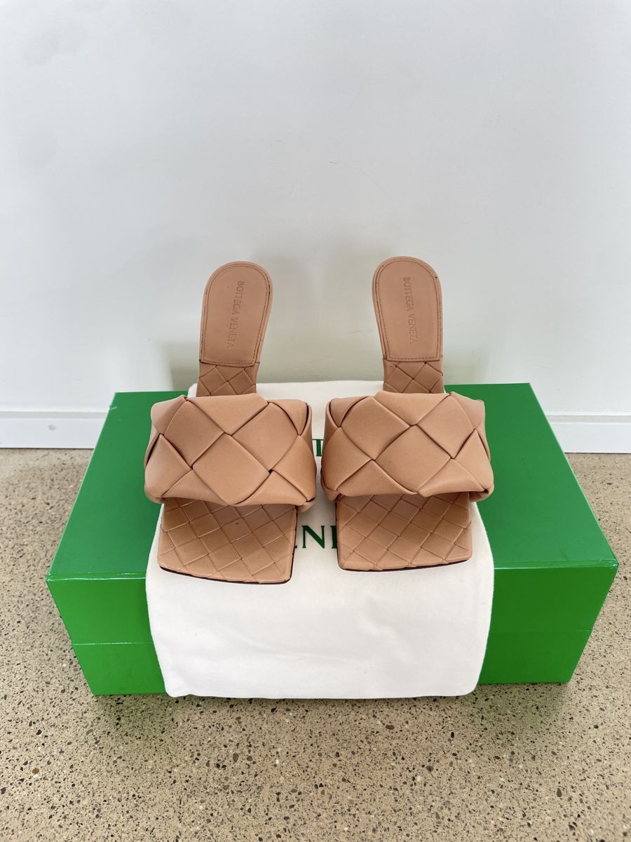 Bottega Veneta Scarpe da donna: Bottega Veneta Lido Mules – Usato da Stäfa venduto da Nicole093 1