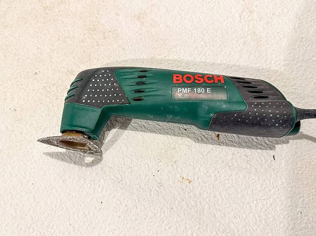 Tutti gli attrezzi: Bosch PMF 180 E MultiTool  vielseitig & zuverlässig – Usato da Ebikon venduto da Leonidas2