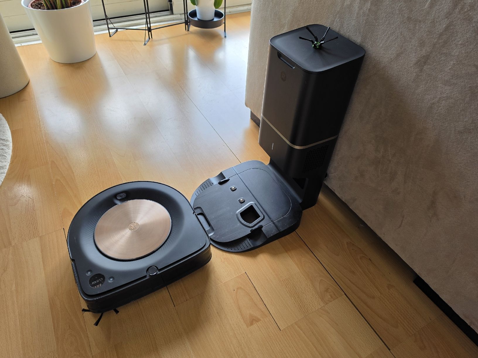 Irobot Aspirateurs & Accessoires: iRobot Roomba Saugroboter mit Absaugstation – D'occasion à Thun par Sde 1