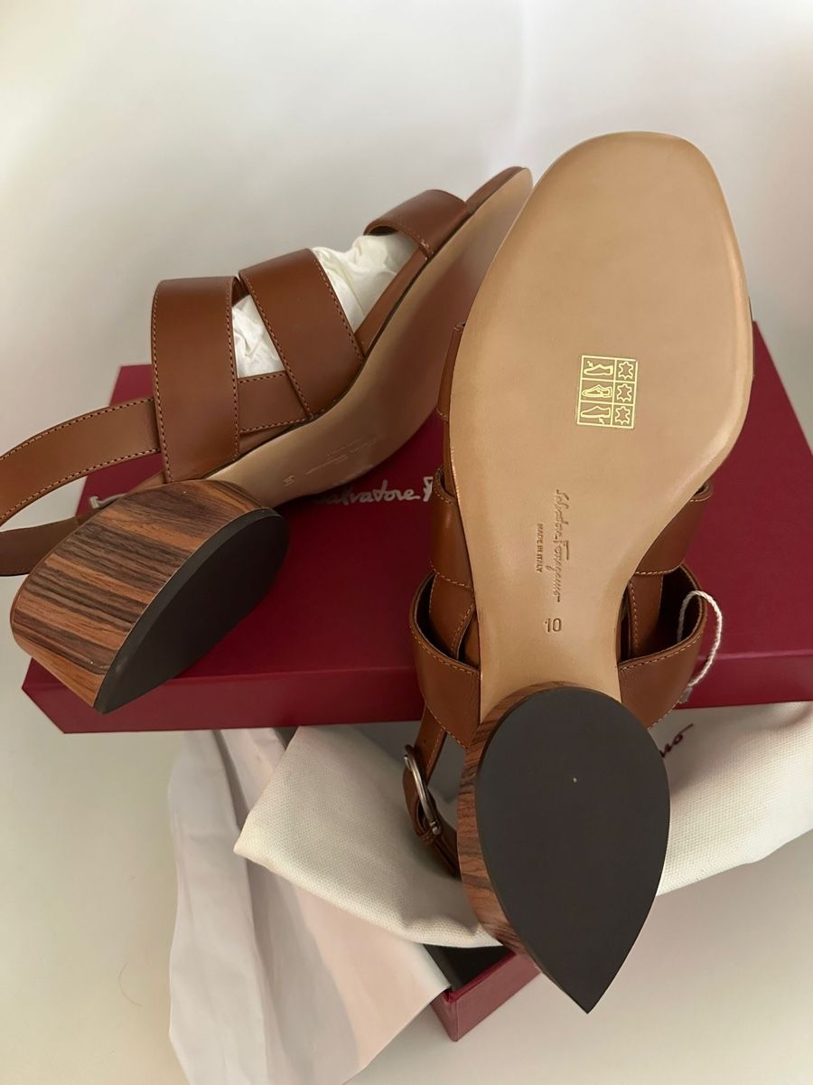 Salvatore Ferragamo Scarpe da donna: Salvatore Ferragamo Ledersandalen – Nuovo e nell'imballaggio originale da Binningen venduto da Yuliya15 2