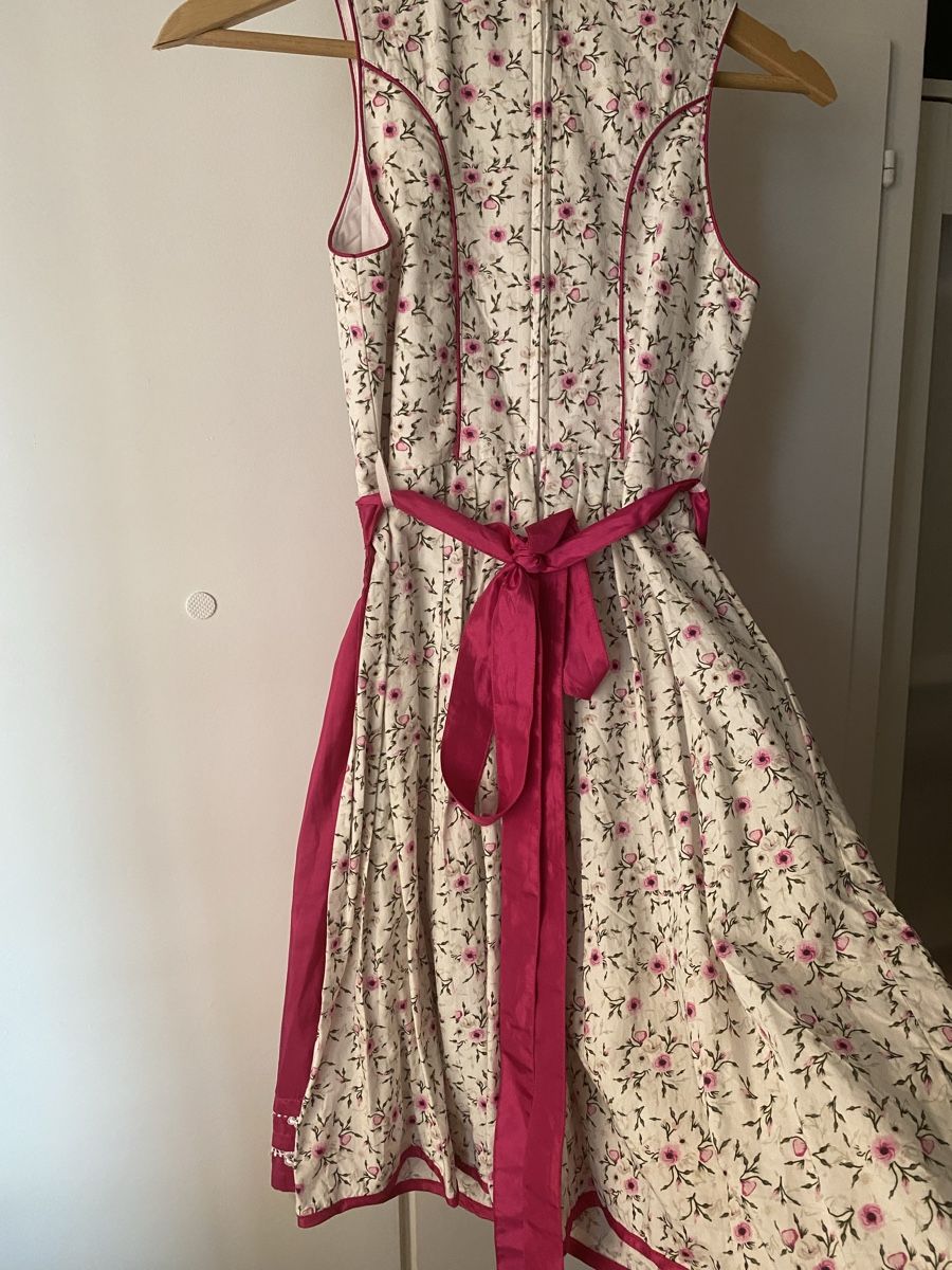 Kleider & Röcke: Wunderschönes Kinder-Dirndl in Grösse 140 – Neu und originalverpackt aus Gommiswald von anastasiia_27 1