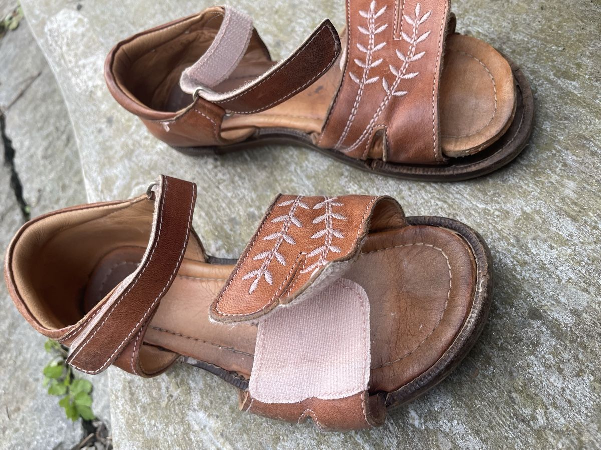 Scarpe per ragazzi: Sandales pour enfants Gr34 – Usato da Zürich venduto da mjh48 2