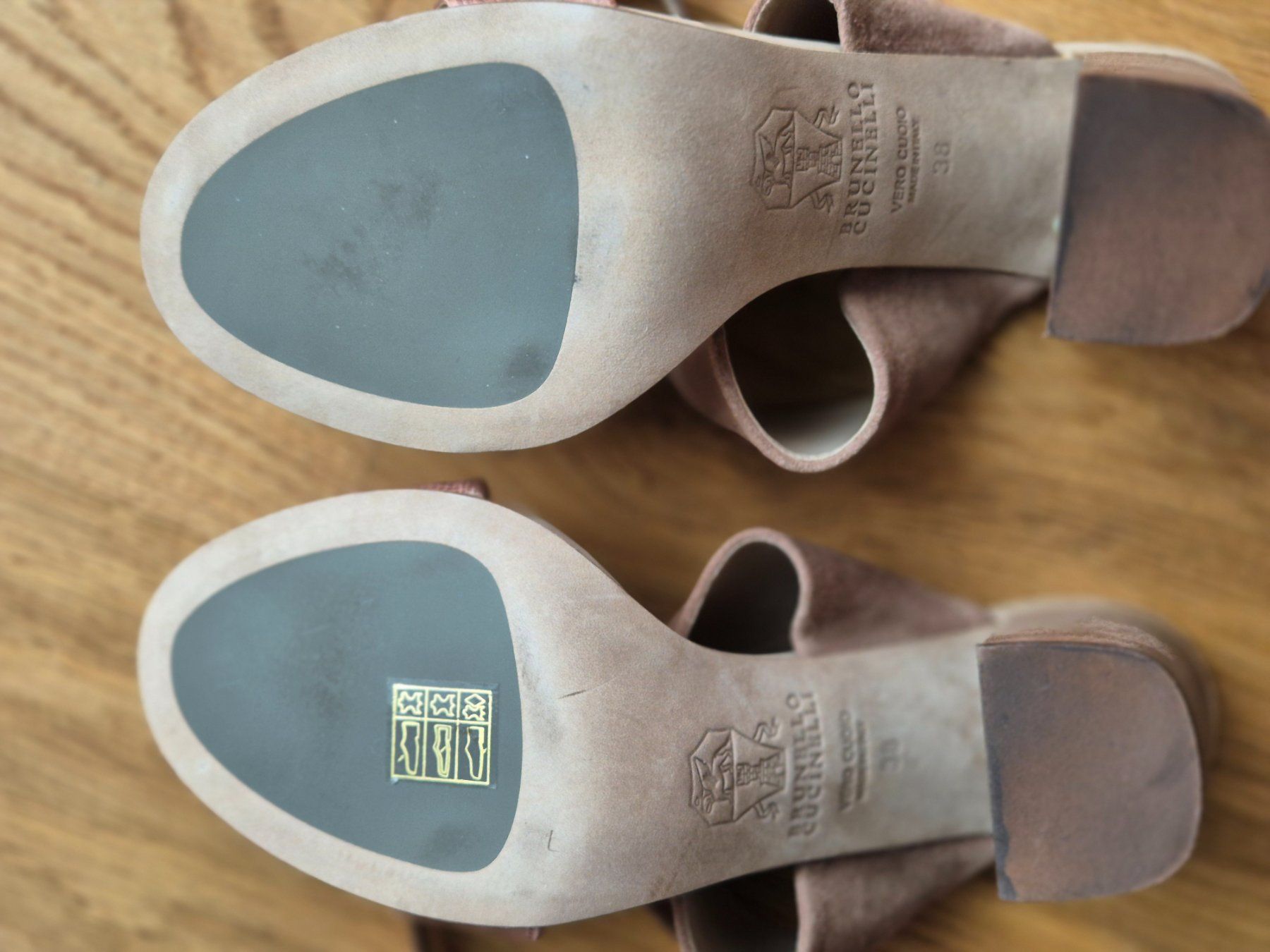 Brunello Cucinelli Scarpe da donna: BRUNELLO CUCINELLI snake print leather sandals P.38 – Nuovo e nell'imballaggio originale da Satigny venduto da Helene2014 6