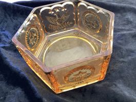 Vtge. Glasschale bernsteinfarben sechseckig 11 cm USA