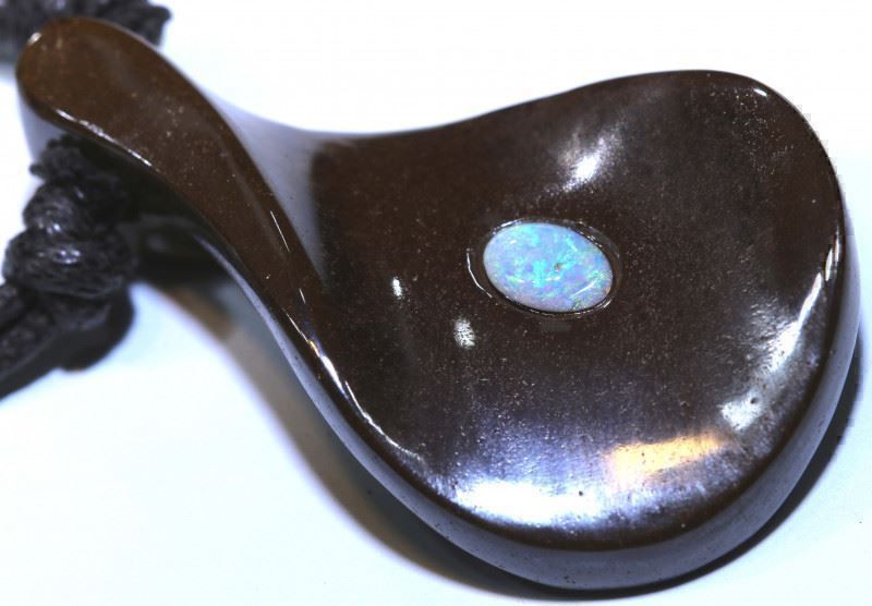 Ciondoli: Opal Halskette mit Opal-Intarsien 35.60 – Nuovo (secondo la descrizione) da Bern venduto da Grindelwaldaus